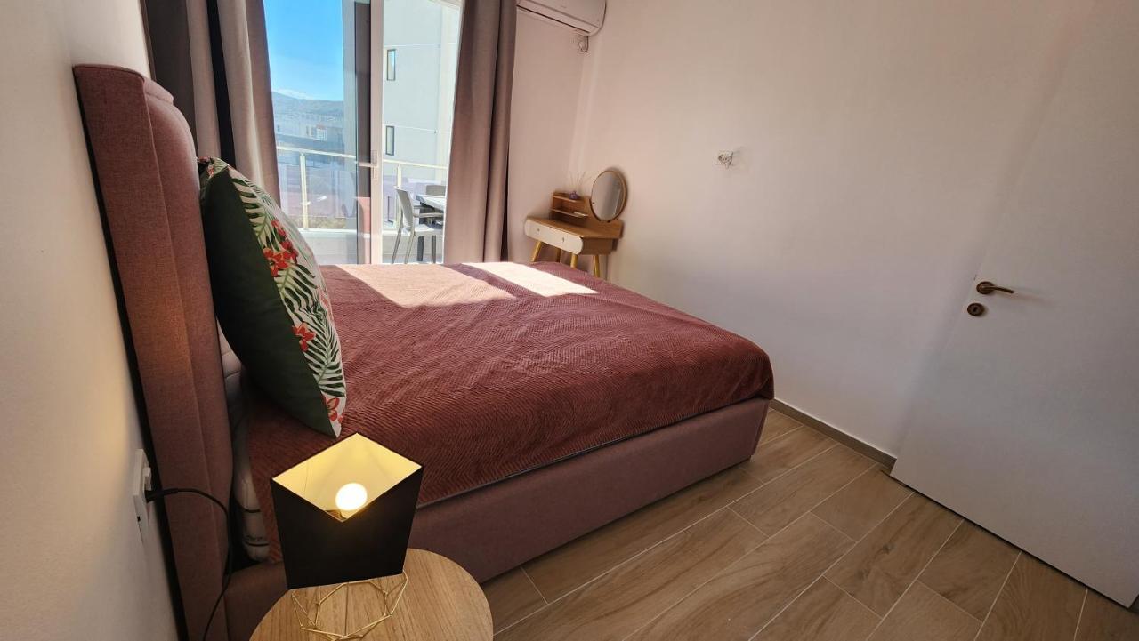 Jusal Sea View Apartment Sarandë Exterior foto