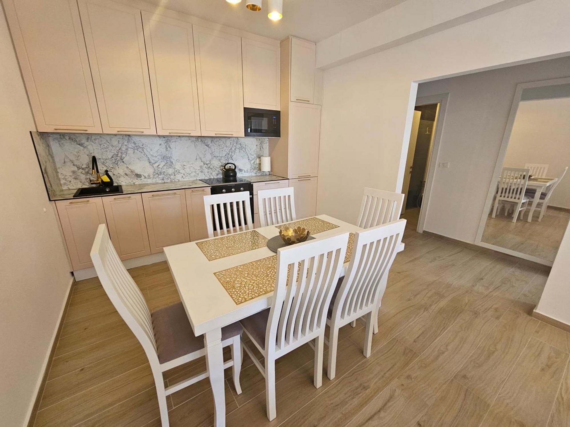Jusal Sea View Apartment Sarandë Exterior foto